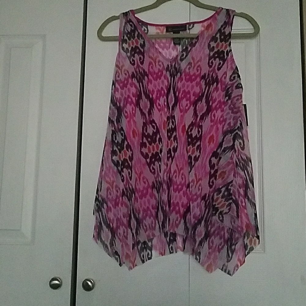 SOLD. NWT   INC PINK TOP